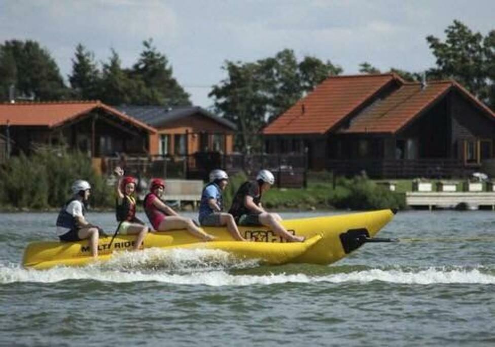 Relaxing Holiday Home With Hot Tub At Tattershall Lakes ภายนอก รูปภาพ